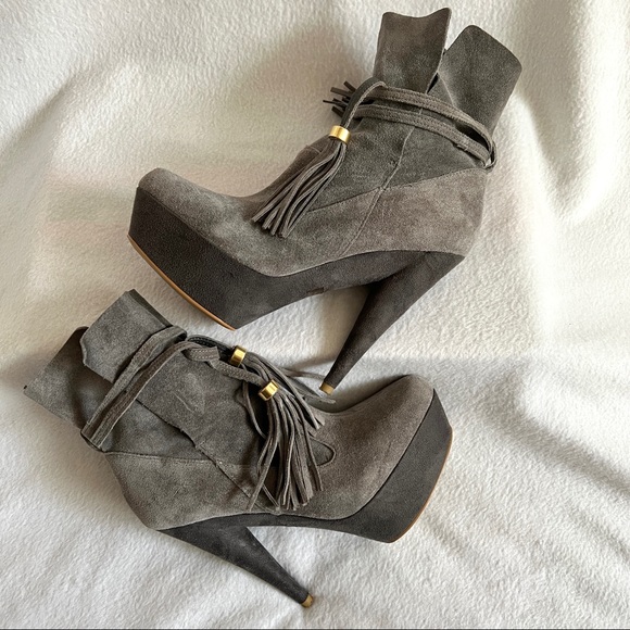 Colin Stuart for Victoria’s Secret Suede Platform Stiletto Booties - Picture 2 of 15